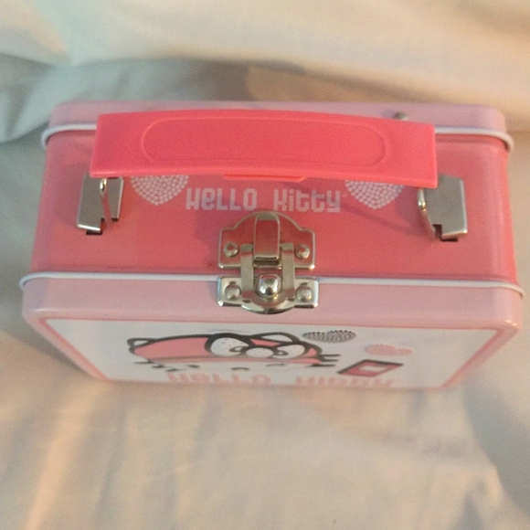 Hello Kitty Tin - Picture 2 of 7